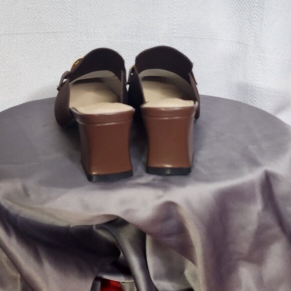 Newbella Chocolate Brown Pointed Toe Square Heel Gold Tone Chain Dress Mule 7.5 - Picture 5 of 16